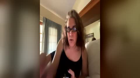 Dani online show from June 16, 2026, 2:52 pm