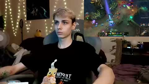 Snapshot of danny_fox888 chatting on June 29, 2026, 6:19 pm Daniel online show from June 29, 2026, 6:19 pm