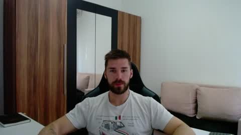 darius_94 online show from June 16, 2026, 6:38 am