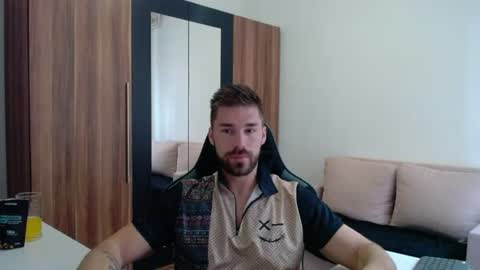 darius_94 online show from July 13, 2026, 5:10 am