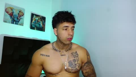 Snapshot of darius_phoenix chatting on May 2, 2026, 7:19 pm Darius Phoenix online show from May 2, 2026, 7:19 pm