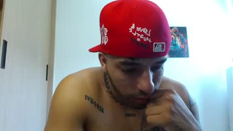 Snapshot of darius_phoenix chatting on July 7, 2026, 3:27 pm Darius Phoenix online show from July 7, 2026, 3:27 pm