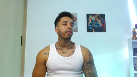 Snapshot of darius_phoenix chatting on July 16, 2026, 4:35 pm Darius Phoenix online show from July 16, 2026, 4:35 pm
