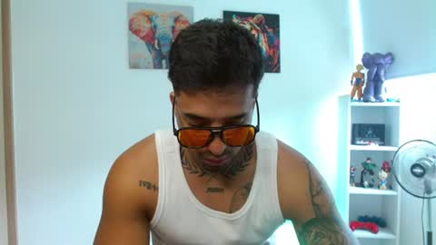 Snapshot of darius_phoenix chatting on July 19, 2026, 7:17 pm Darius Phoenix online show from July 19, 2026, 7:17 pm