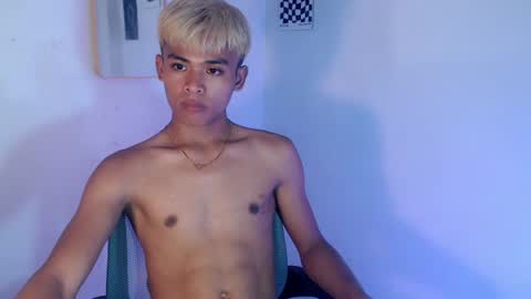 dark_babe online show from August 3, 2026, 9:04 am