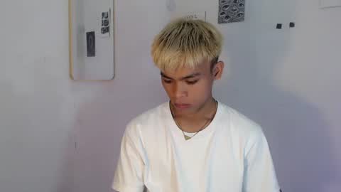 dark_babe online show from August 4, 2026, 3:53 am