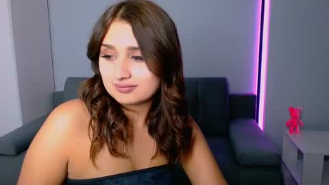 Amelie online show from June 28, 2026, 4:02 pm
