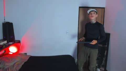 darwin_stark online show from May 6, 2026, 7:24 am