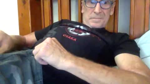 deanofflove2210 online show from December 6, 2024, 10:16 am