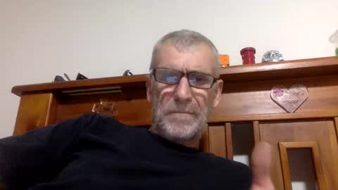 deanofflove2210 online show from January 4, 2025, 7:55 am