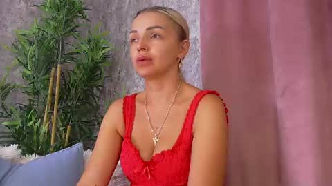 DeeaVIP online show from July 17, 2026, 7:48 am