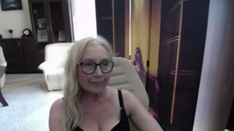 Snapshot of desiresofia chatting on June 29, 2026, 1:55 pm S O F I A online show from June 29, 2026, 1:55 pm