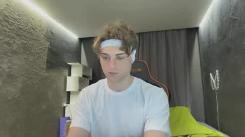 devilnut1 online show from June 17, 2026, 4:48 am
