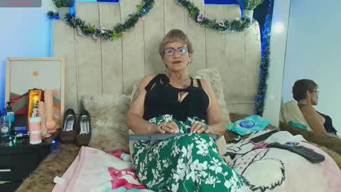 Devora online show from November 21, 2025, 2:43 am