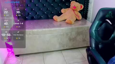 Snapshot of diamondfox_m chatting on April 24, 2026, 10:50 am Your Diamond online show from April 24, 2026, 10:50 am