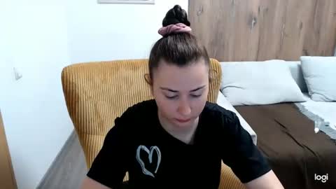 dianasmiey7 online show from June 10, 2026, 8:46 am