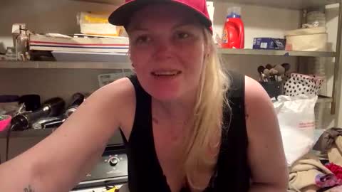 Snapshot of dickeddownsouth chatting on April 22, 2026, 5:21 am Beau online show from April 22, 2026, 5:21 am