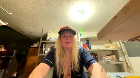 Snapshot of dickeddownsouth chatting on May 27, 2026, 5:37 am Beau online show from May 27, 2026, 5:37 am