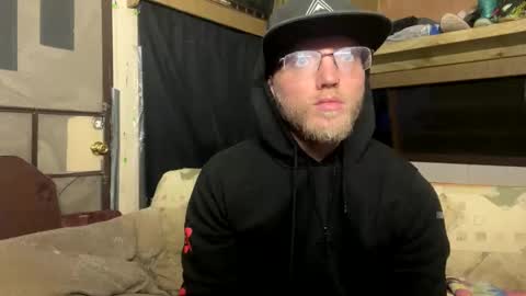 Snapshot of dilf_96 chatting on May 31, 2026, 1:47 am Daddy online show from May 31, 2026, 1:47 am