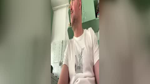 dinodinoxxx online show from June 14, 2026, 5:31 am