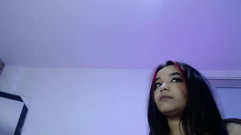 disyamil_pineda online show from May 14, 2026, 2:51 am