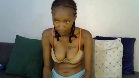 dolsexy online show from May 17, 2026, 1:36 am