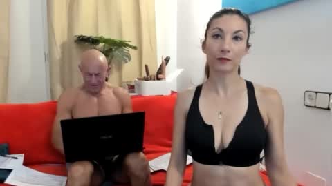 Snapshot of dompapadolcevita chatting on May 28, 2026, 10:29 pm DomDOLCEVITA online show from May 28, 2026, 10:29 pm
