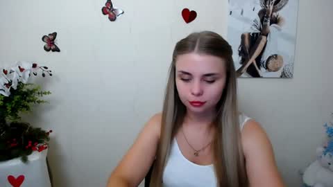 Snapshot of dream_mari chatting on June 15, 2026, 7:10 am Mari online show from June 15, 2026, 7:10 am