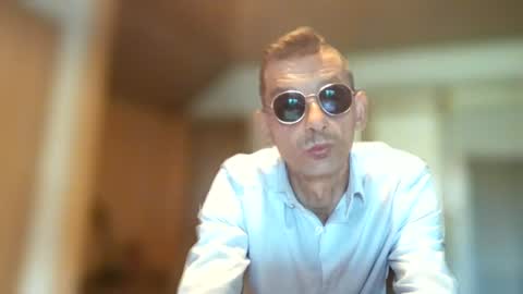 Dreambob online show from June 15, 2026, 5:04 pm