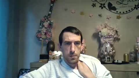 Snapshot of dreamguy38 chatting on November 19, 2025, 8:14 am dreamguy38 online show from November 19, 2025, 8:14 am