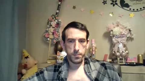 Snapshot of dreamguy38 chatting on November 21, 2025, 6:01 am dreamguy38 online show from November 21, 2025, 6:01 am