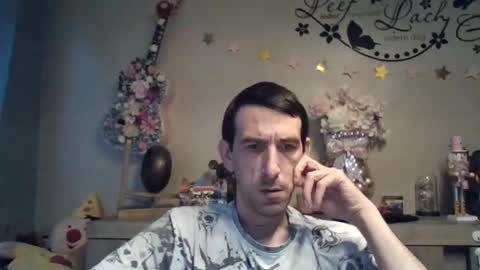 Snapshot of dreamguy38 chatting on December 3, 2025, 8:00 am dreamguy38 online show from December 3, 2025, 8:00 am