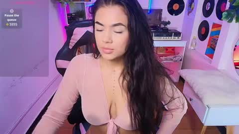 duulce_mia online show from June 24, 2026, 11:31 am