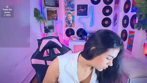 duulce_mia online show from July 6, 2026, 11:29 am