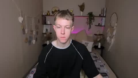Snapshot of dylan_norton chatting on June 22, 2026, 10:34 am Dylan online show from June 22, 2026, 10:34 am