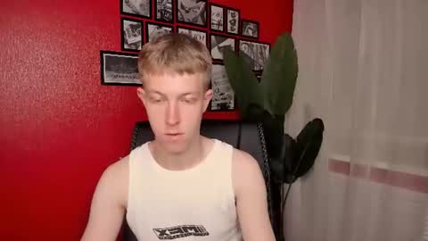 Snapshot of dylan_norton chatting on July 7, 2026, 10:52 am Dylan online show from July 7, 2026, 10:52 am