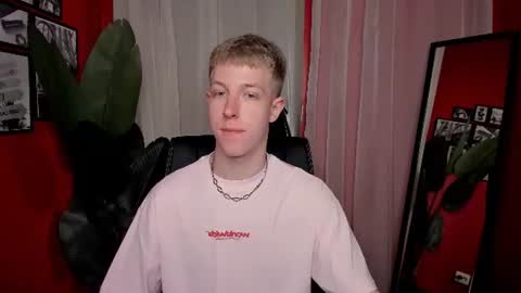 Snapshot of dylan_norton chatting on July 9, 2026, 10:30 am Dylan online show from July 9, 2026, 10:30 am