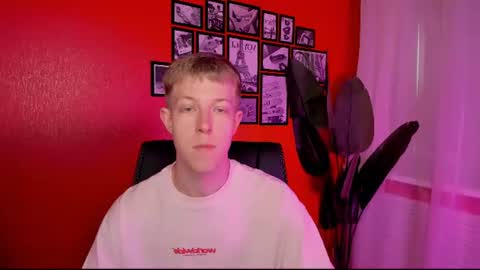 Snapshot of dylan_norton chatting on July 16, 2026, 10:32 am Dylan online show from July 16, 2026, 10:32 am