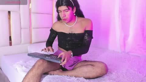 John online show from June 9, 2026, 11:44 am
