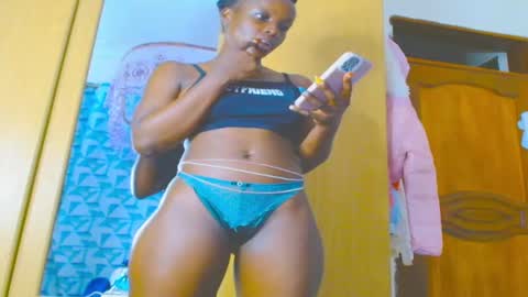 ebonysmilz88 online show from May 21, 2026, 8:27 pm