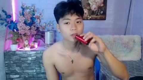 edelcum_xx online show from June 19, 2026, 10:30 am