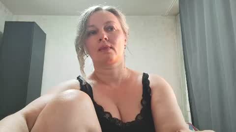 Snapshot of edithmanning chatting on July 16, 2026, 5:52 pm edithmanning online show from July 16, 2026, 5:52 pm