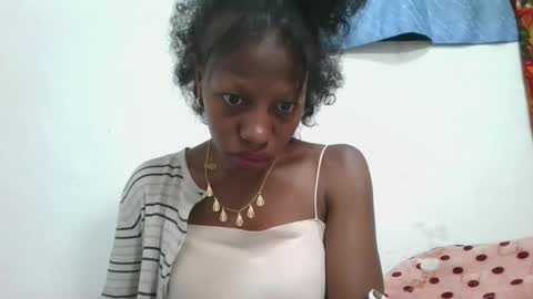 edwige770943 online show from June 8, 2026, 2:12 am