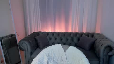 Snapshot of effiemur chatting on June 11, 2026, 12:32 am Effie Mur online show from June 11, 2026, 12:32 am