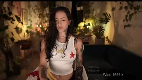 Effy online show from July 4, 2026, 1:12 am