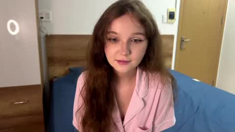 Snapshot of ela_wish chatting on June 22, 2026, 6:38 pm Ela online show from June 22, 2026, 6:38 pm