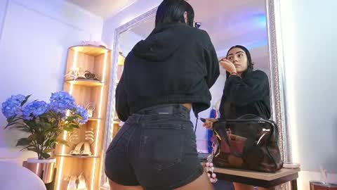 Snapshot of elasummeer chatting on June 30, 2026, 12:06 pm Elasummeer online show from June 30, 2026, 12:06 pm