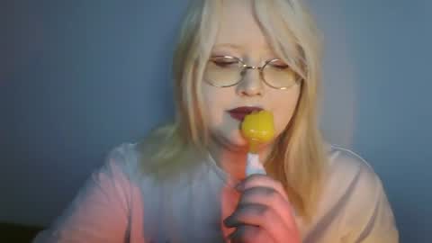 elayne_sweet online show from June 22, 2026, 6:10 am