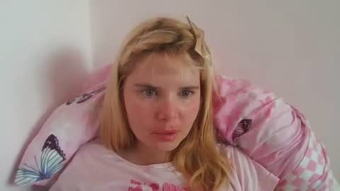Snapshot of elenaflirt chatting on July 18, 2026, 9:57 am Elena online show from July 18, 2026, 9:57 am