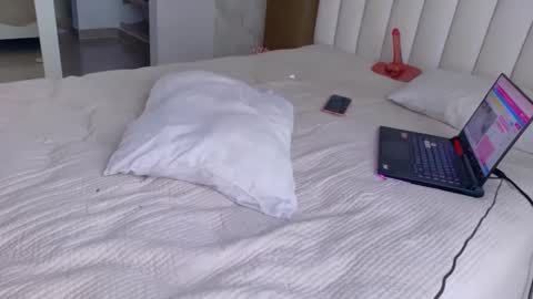 Snapshot of elianabort_ chatting on June 10, 2026, 5:45 pm Eliana Bort online show from June 10, 2026, 5:45 pm